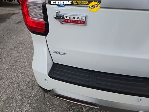 Used 2023 Ford Expedition XLT image 12