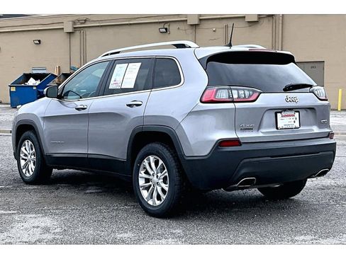 Used 2019 Jeep Cherokee Latitude w/ Popular Appearance Group AWD/4WD image 18