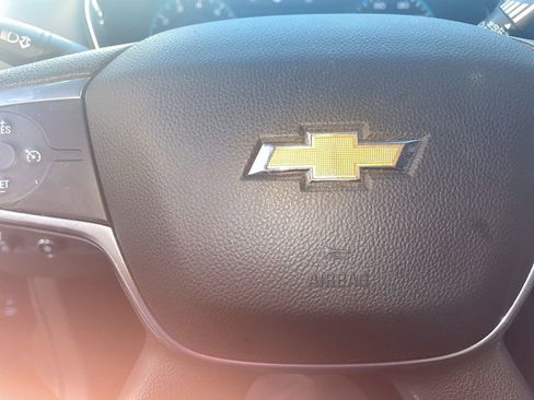 Used 2021 Chevrolet Traverse LS image 16