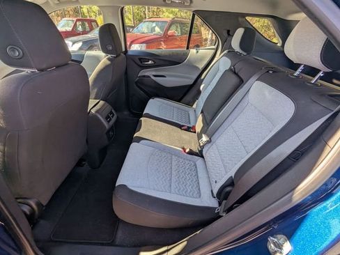 Used 2022 Chevrolet Equinox LS image 12