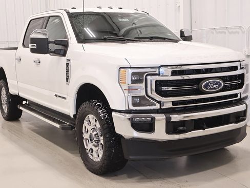Certified 2022 Ford F250 Lariat w/ Lariat Ultimate Package image 4