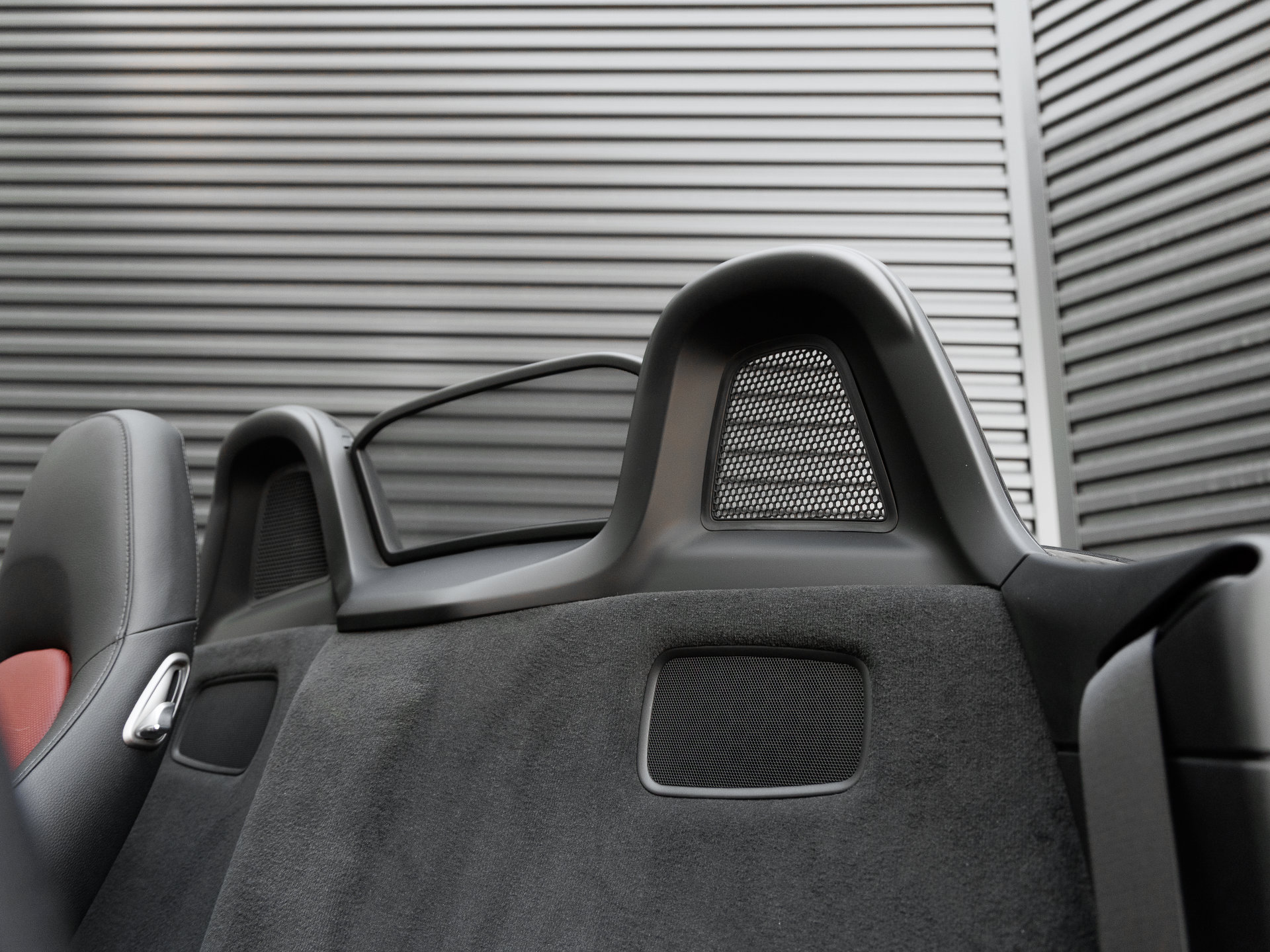 Certified 2025 Porsche 718 Boxster S RWD image 19