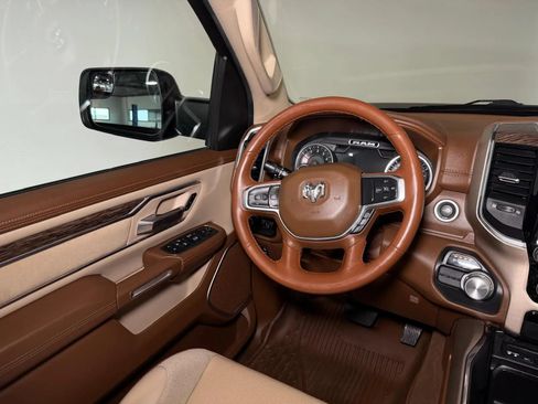 Used 2019 RAM 1500 Laramie RWD image 17