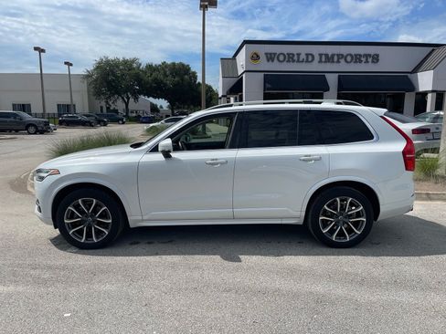 Used 2019 Volvo XC90 T5 Momentum w/ Multimedia Package FWD image 2