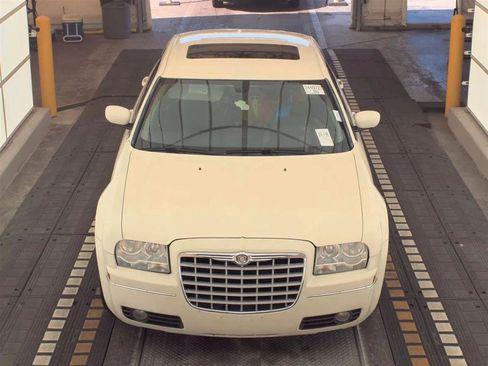 Used 2007 Chrysler 300 RWD image 2