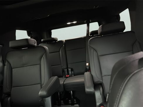 Used 2024 Chevrolet Tahoe LT w/ LT Signature Package image 12