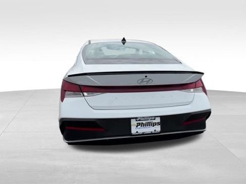 Used 2025 Hyundai Elantra Sport FWD image 5