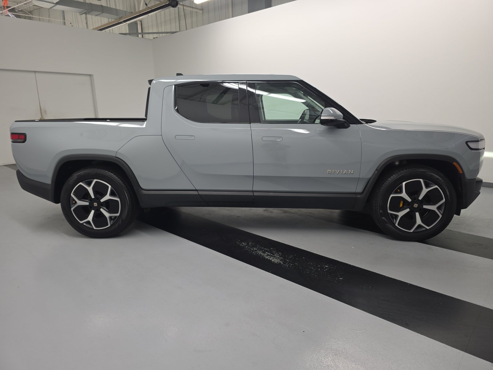 Used 2023 Rivian R1T Adventure Quad AWD/4WD image 6