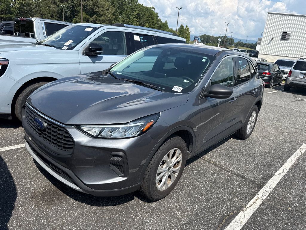 Used 2024 Ford Escape Active AWD/4WD image 5