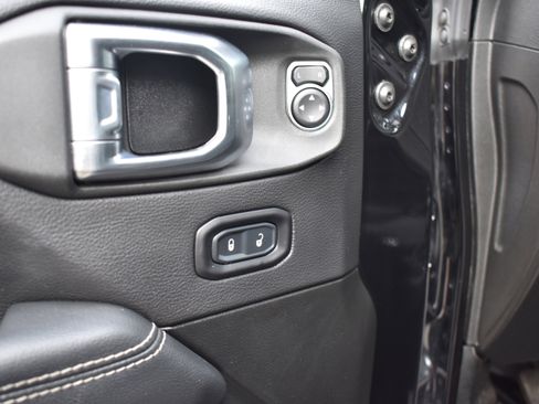 Used 2022 Jeep Gladiator Overland w/ Popular Equipment Package image 26