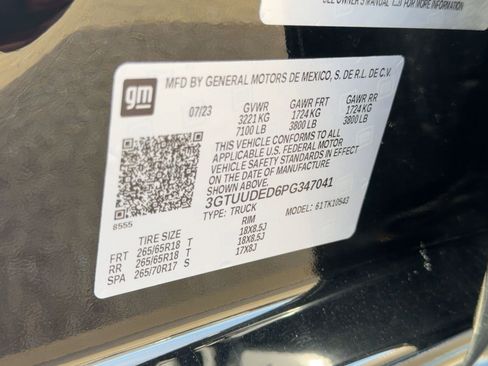 Used 2023 GMC Sierra 1500 SLT image 18