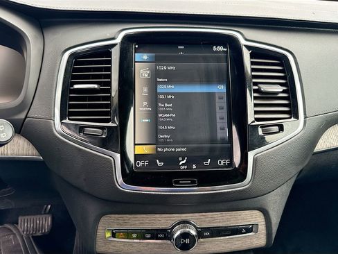 Used 2022 Volvo XC90 T8 Inscription image 16