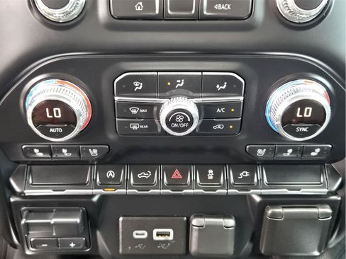 Used 2019 GMC Sierra 1500 SLT AWD/4WD image 17