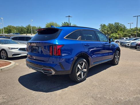 Certified 2023 Kia Sorento EX w/ Panoramic Sunroof Package FWD image 8