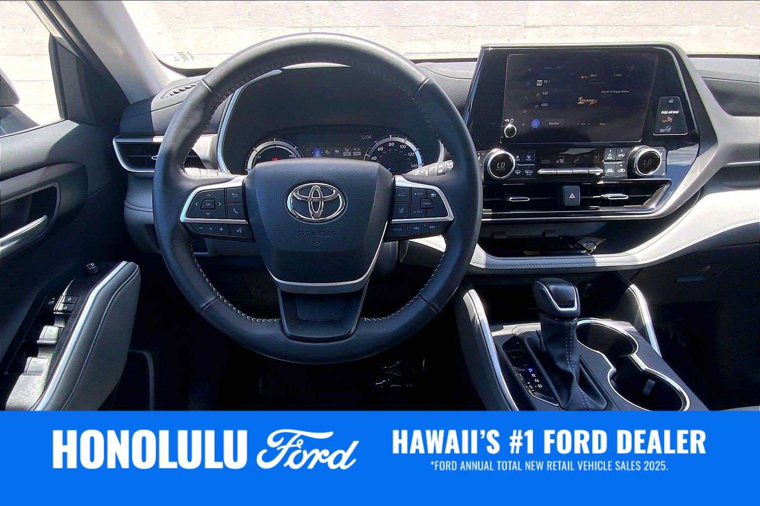 Used 2025 Toyota Highlander XLE AWD/4WD image 14