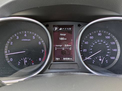 Used 2017 Hyundai Santa Fe Sport image 29