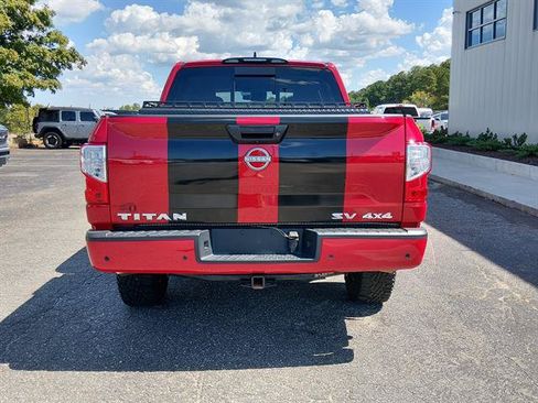 Used 2023 Nissan Titan SV AWD/4WD image 4