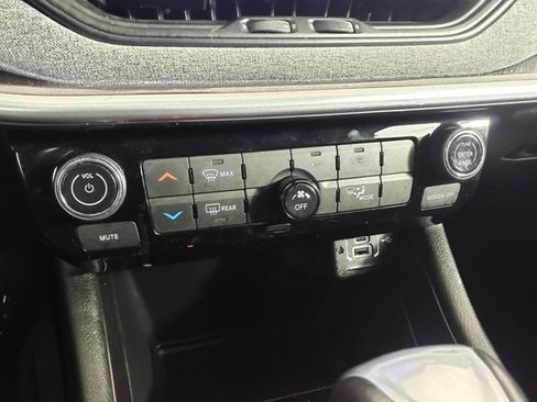 Used 2022 Jeep Compass Latitude AWD/4WD image 22