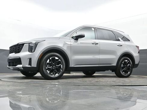 Used 2025 Kia Sorento S w/ Panoramic Sunroof Package FWD image 27