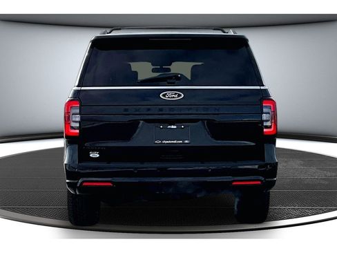 Used 2022 Ford Expedition Limited image 6