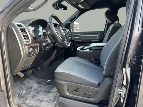 Used 2023 RAM 2500 Big Horn w/ Level 1 Equipment Group image 9