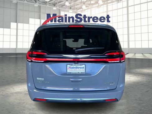 Used 2021 Chrysler Pacifica Limited w/ Premium & Safety Sphere Group AWD/4WD image 4