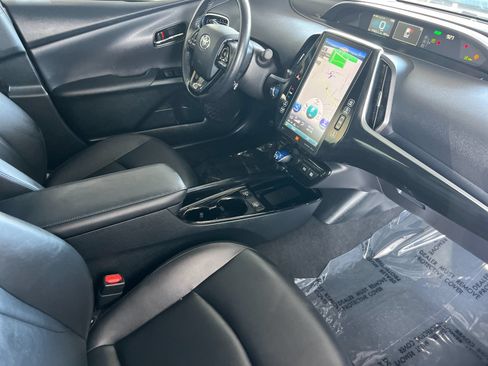 Used 2021 Toyota Prius Limited w/ Premium Convenience Package FWD image 15
