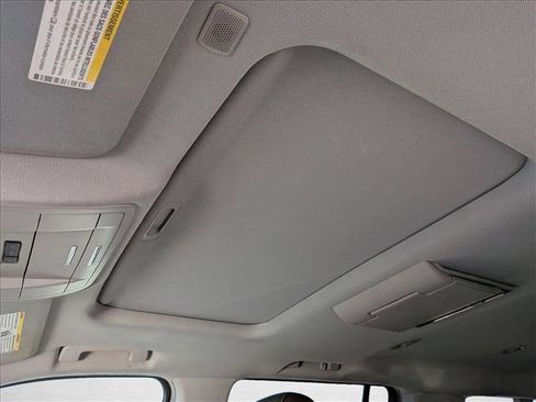 Used 2018 GMC Yukon XL SLT w/ Open Road Package image 13