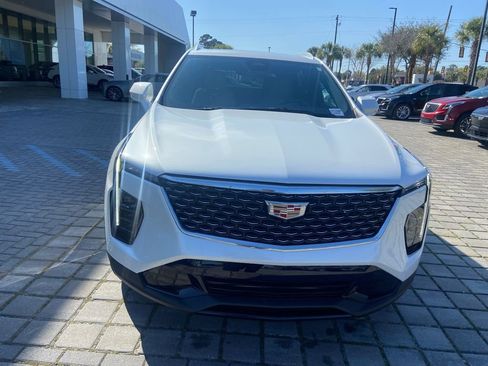 Certified 2025 Cadillac XT4 Premium Luxury FWD image 3