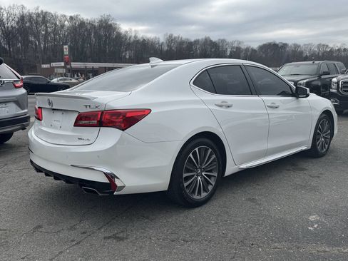 Used 2018 Acura TLX V6 SH-AWD w/ Advance Package image 4