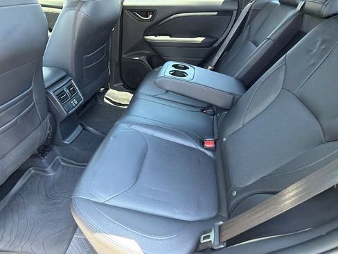 Used 2025 Subaru Forester Limited AWD/4WD image 16