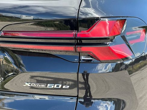 New 2026 BMW X5 xDrive50e w/ M Sport Package AWD/4WD image 33