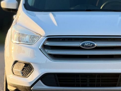 Used 2018 Ford Escape SE FWD image 10