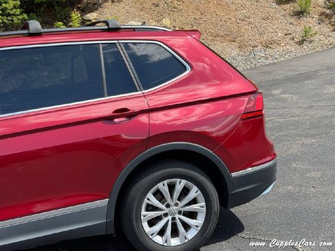 Used 2018 Volkswagen Tiguan SE AWD/4WD image 34