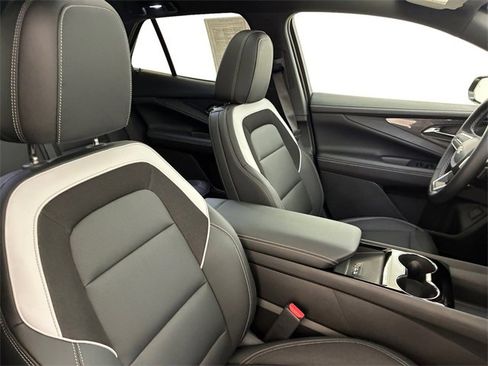 Used 2024 Chevrolet Blazer EV LT image 14