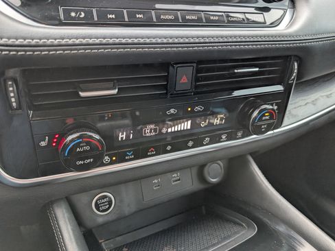 Used 2021 Nissan Rogue SL w/ Premium Package image 16