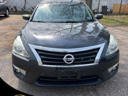 Used 2015 Nissan Altima 2.5 SV FWD image 2