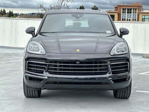Used 2023 Porsche Cayenne Platinum Edition image 11