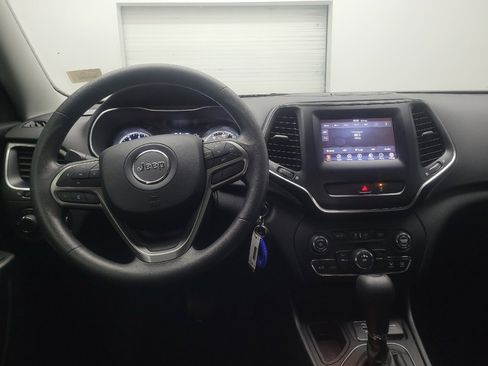 Used 2021 Jeep Cherokee Latitude FWD image 22
