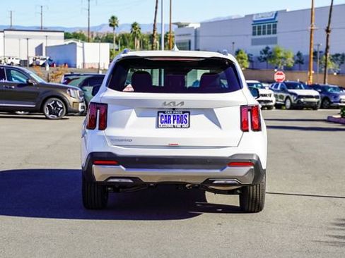 New 2026 Kia Sorento S image 6