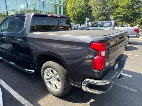 Used 2022 Chevrolet Silverado 1500 LTZ w/ LTZ Premium Package AWD/4WD image 3