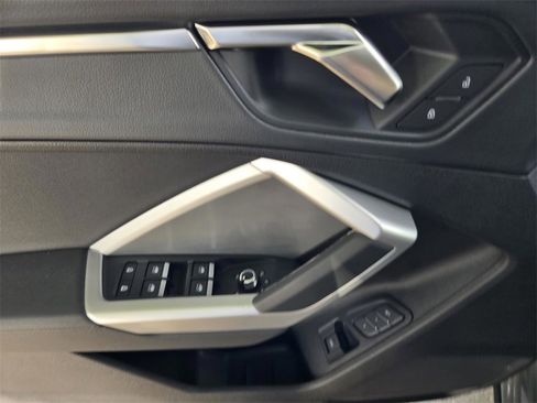 New 2025 Audi Q3 2.0T Premium image 16