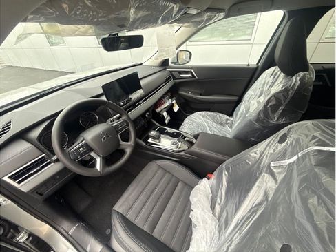 New 2026 Mitsubishi Outlander LE FWD image 7