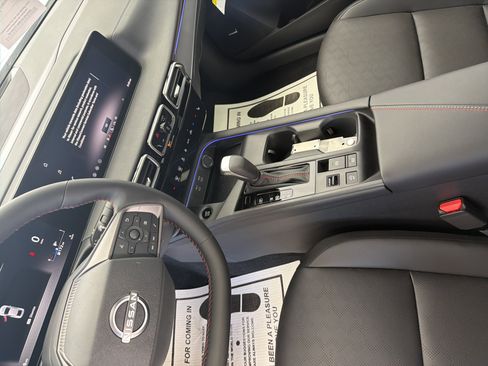 New 2026 Nissan Sentra SR w/ SR Premium Package FWD image 15