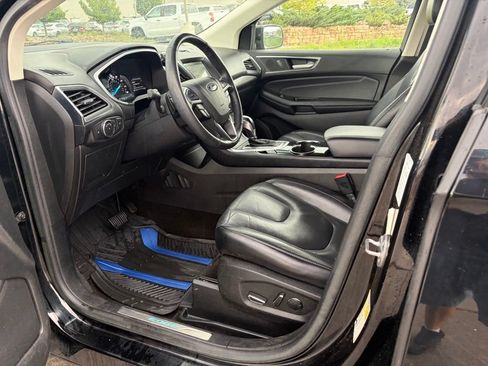 Used 2018 Ford Edge Titanium w/ Technology Package FWD image 16