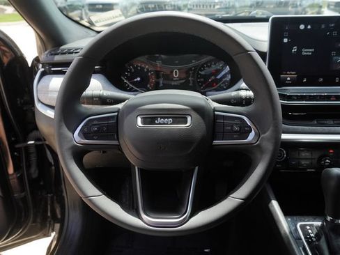 Used 2023 Jeep Compass Latitude AWD/4WD image 26