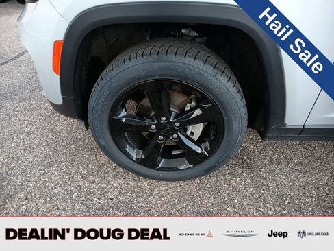 Used 2023 Jeep Grand Cherokee Altitude image 26