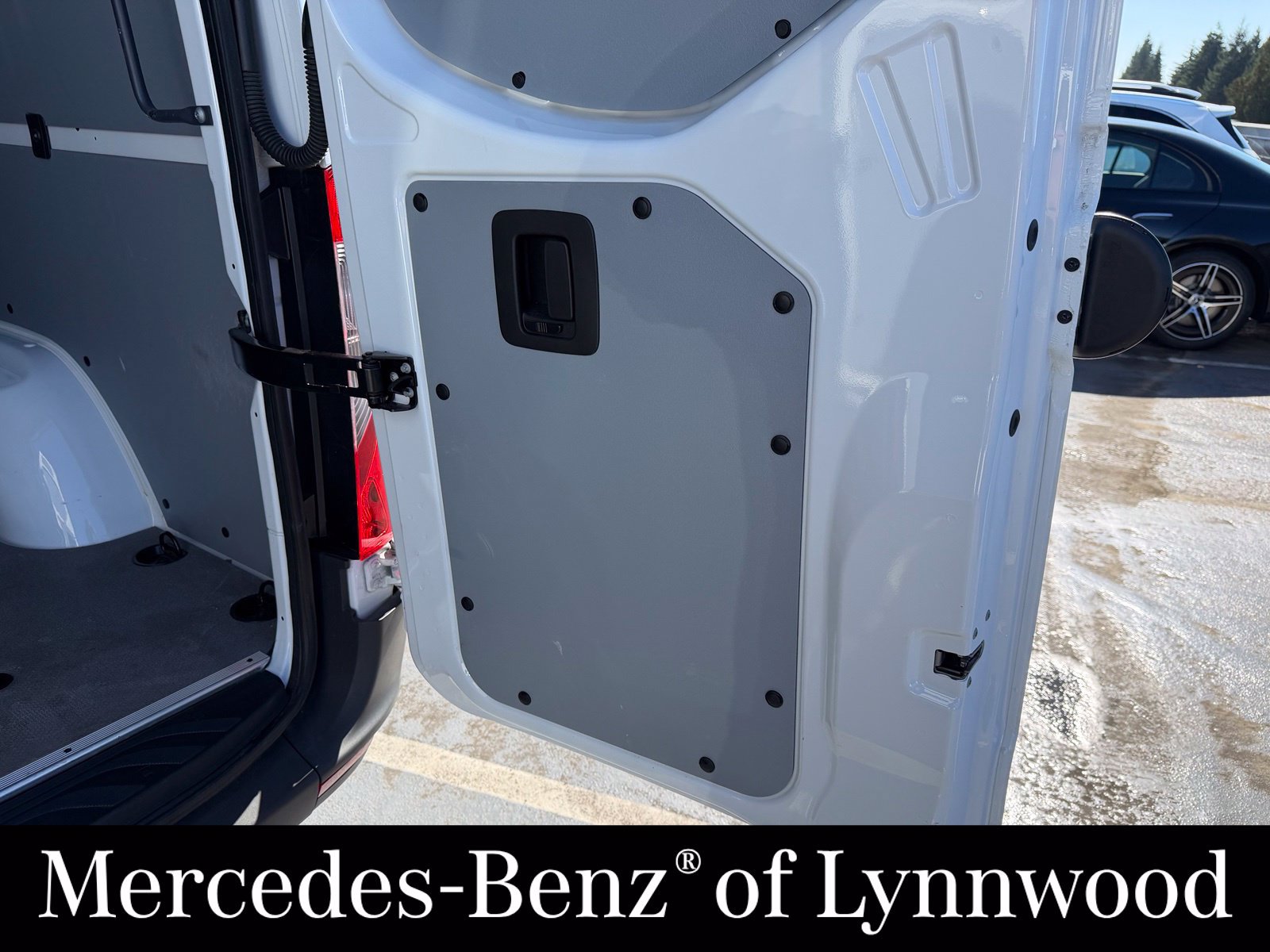 Used 2025 Mercedes-Benz Sprinter 2500 image 10