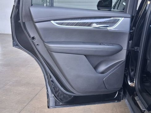 Used 2022 Cadillac XT6 Premium Luxury FWD image 23