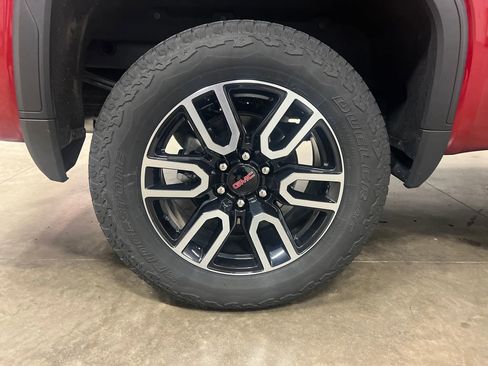 Certified 2025 GMC Sierra 1500 AT4 w/ AT4 Premium Package AWD/4WD image 10